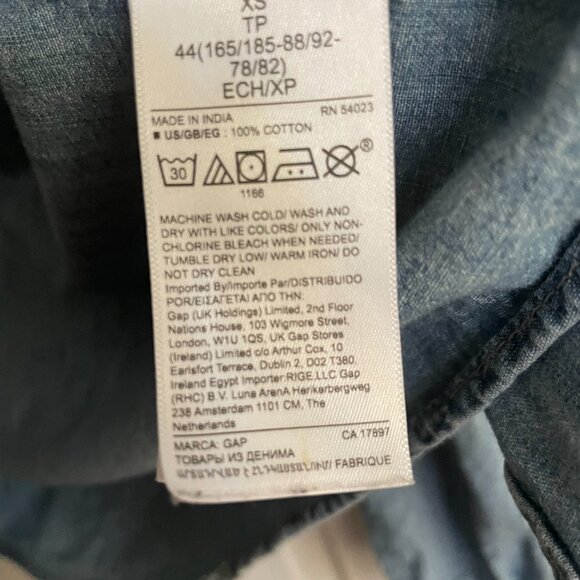 Chambray shirt in untucked fit - Gap - Picture 3 of 5